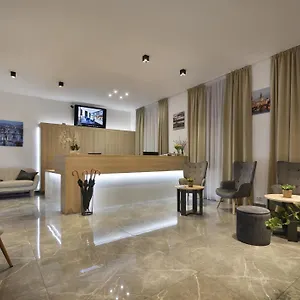 4* Hotel Season